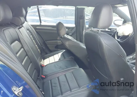 2018 Volkswagen Golf z USA, uszkodzony, nr VIN WVWVF7AU9JW246641